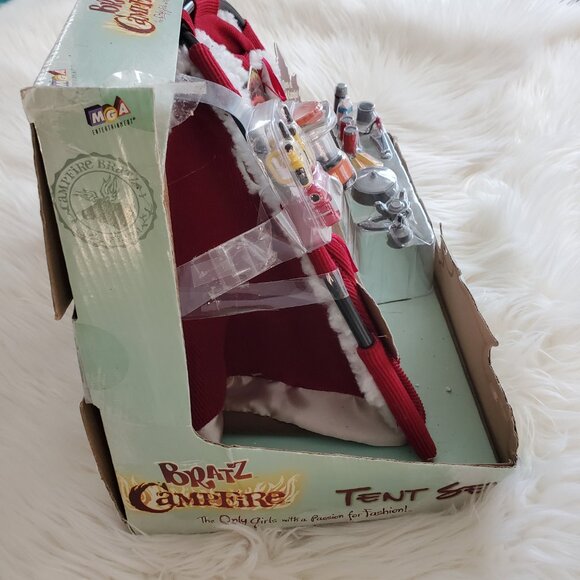 Bratz Vintage 2001 Doll Campfire Tent Set MGA Entertainment - Picture 9 of 12